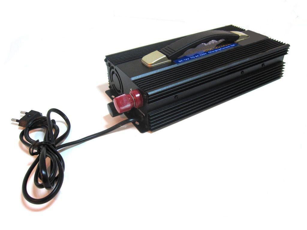 Инвертор с зарядкой, преобразователь напряжения NIPPOTEC CP-2500W, 12/220